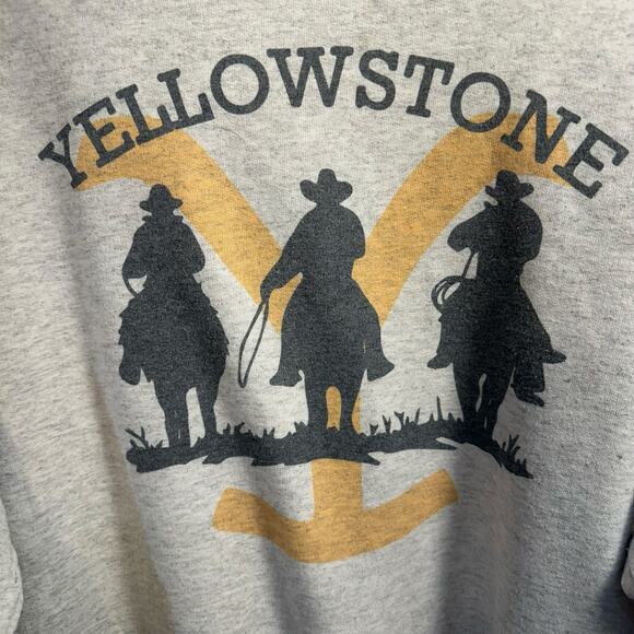Yellowstone Dutton Ranch Sweatshirt Unisex M Cowboy Western Merch Graphic Top - Picture 3 of 11